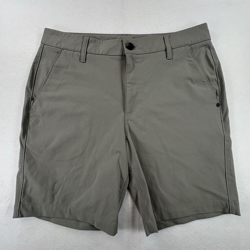 Vuori Shorts Mens 30 Gray 8 Inseam Stretch Golf Performance Walking Casual V379